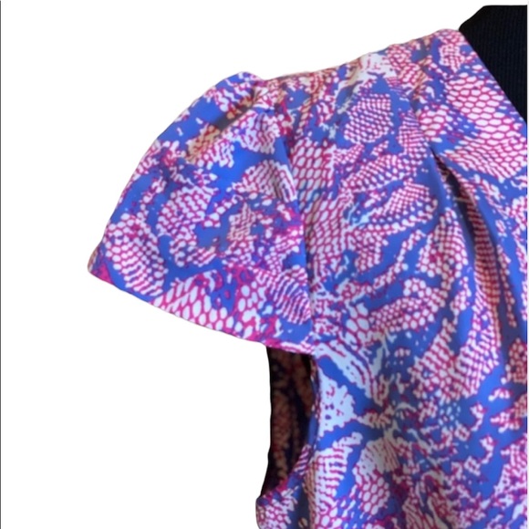 Banana Republic Printed wrap Top Size Medium - Picture 3 of 8